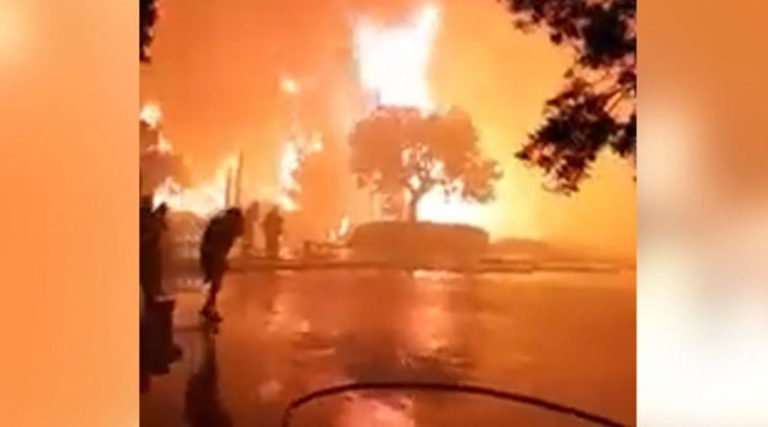 Συγκλονιστικό! Καίγεται ολόκληρο ξενοδοχείο στο Κρανίδι (βίντεο)