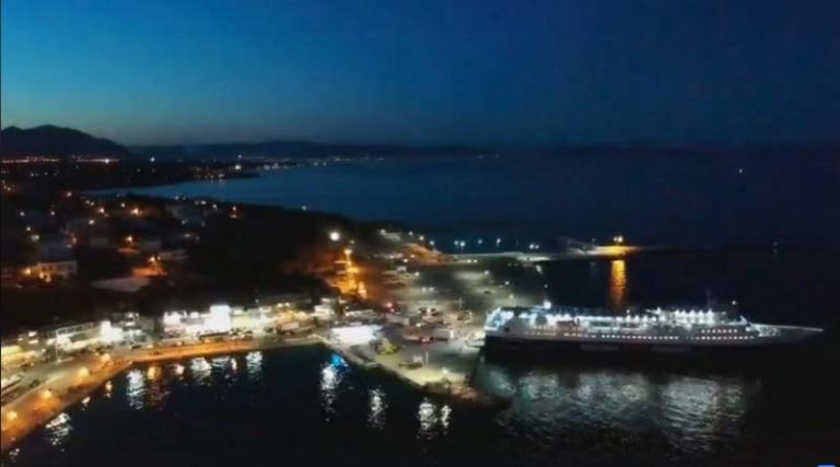 Το λιμάνι της Ραφήνας by night και από ψηλά (βίντεο)