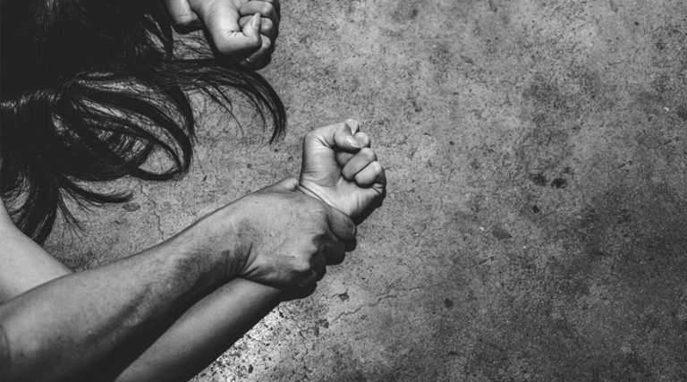 Καλύβια: Χειροπέδες σε 35χρονο που βίαζε ανήλικη