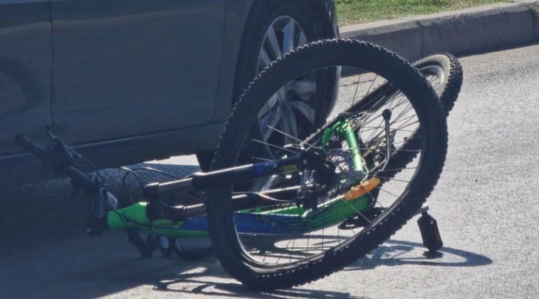Αυτοκίνητο χτύπησε ποδήλατο στη Λεωφόρο Αρτέμιδας