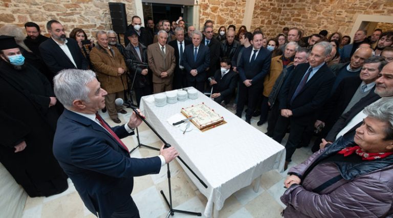 Ισίδωρος Μάδης: Ευχές για την γιορτή του Δημάρχου Παιανίας και πίτα για τον συνδυασμό (φωτό)