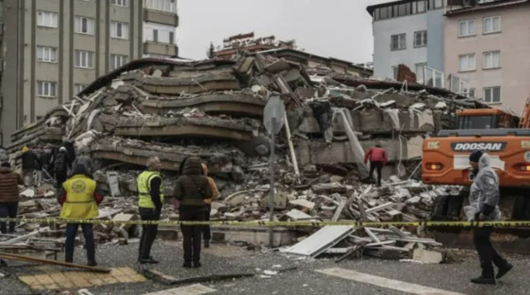 Κώστας Παπαζάχος: “Κάποια στιγμή θα βιώσουμε και στην Ελλάδα ένα σεισμό σαν της Τουρκίας”