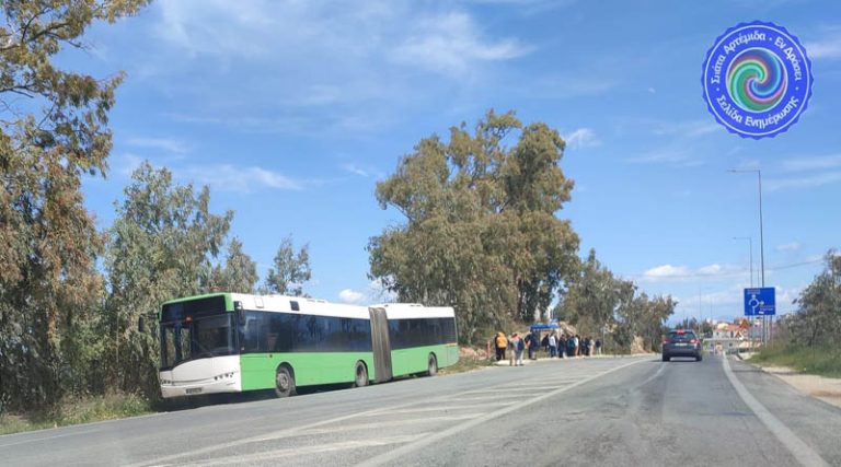 Λεωφορείο έμεινε από βλάβη στην Αρτέμιδα! Το παράτησαν στον δρόμο (φωτό)