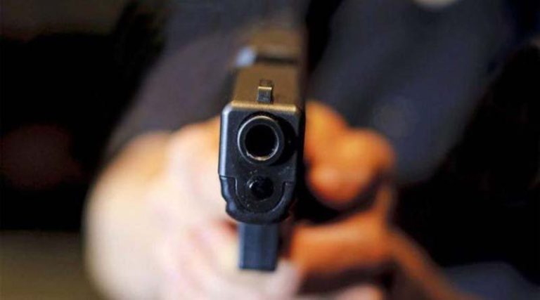 Βούλα: 19χρονος δέχθηκε σφαίρα από πυροβόλο όπλο σε πάρκο