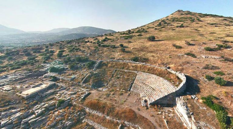 Tο αρχαιότερο ελληνικό θέατρο που στολίζει τη Λαυρεωτική