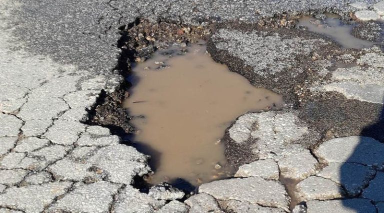 Μαρκόπουλο & Πόρτο Ράφτη: Ξεκινούν τα έργα αποκατάστασης των δρόμων
