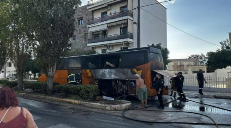 Σκηνές τρόμου στο Μαρκόπουλο- Λεωφορείο του ΚΤΕΛ γεμάτο επιβάτες τυλίχθηκε στις φλόγες