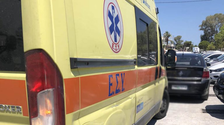 Αρτέμιδα: Τροχαίο στην Λεωφ. Αρτέμιδας με δύο τραυματίες