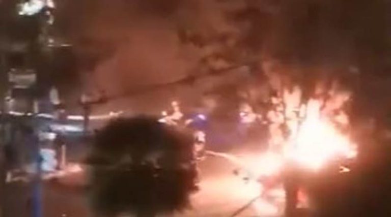 Μενίδι: Βίντεο ντοκουμέντο! Η στιγμή που το αυτοκίνητο του 44χρονου τυλίγεται στις φλόγες