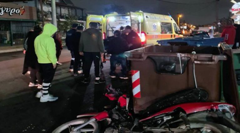 Αχαρνές: Μηχανή συγκρούστηκε με Ι.Χ. αυτοκίνητο – Τραυματίας ο αναβάτης της μηχανής
