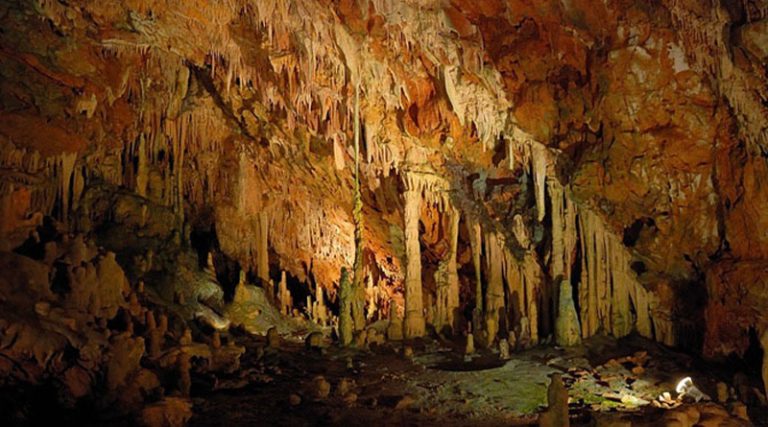 Κλειστό το σπήλαιο Παιανίας “Κουτούκι” χωρίς καμία ενημέρωση για τους επισκέπτες