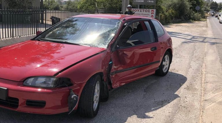 Σπάτα: Αυτοκίνητο συγκρούστηκε με μηχανή